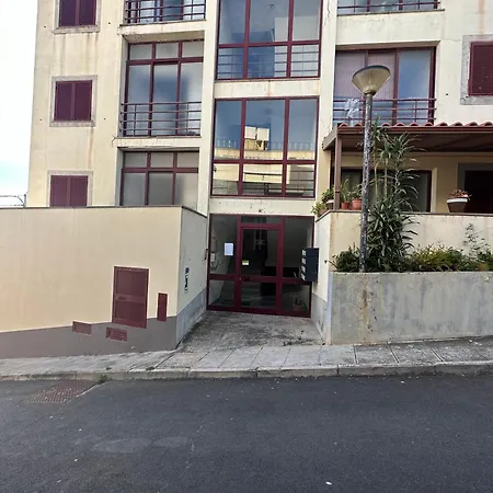 Aeroporto Ilha Da Madeira- 2 Homestay Santa Cruz (Madeira)